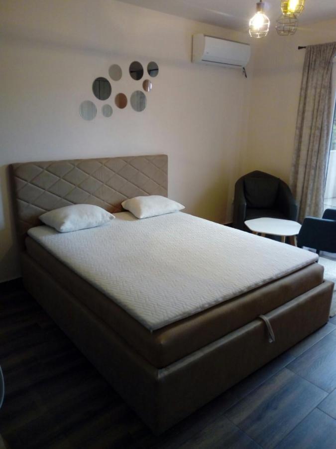 Apartment Petra Тиват Екстериор снимка
