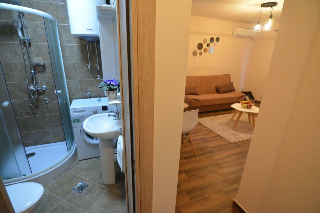 Apartment Petra Тиват Екстериор снимка