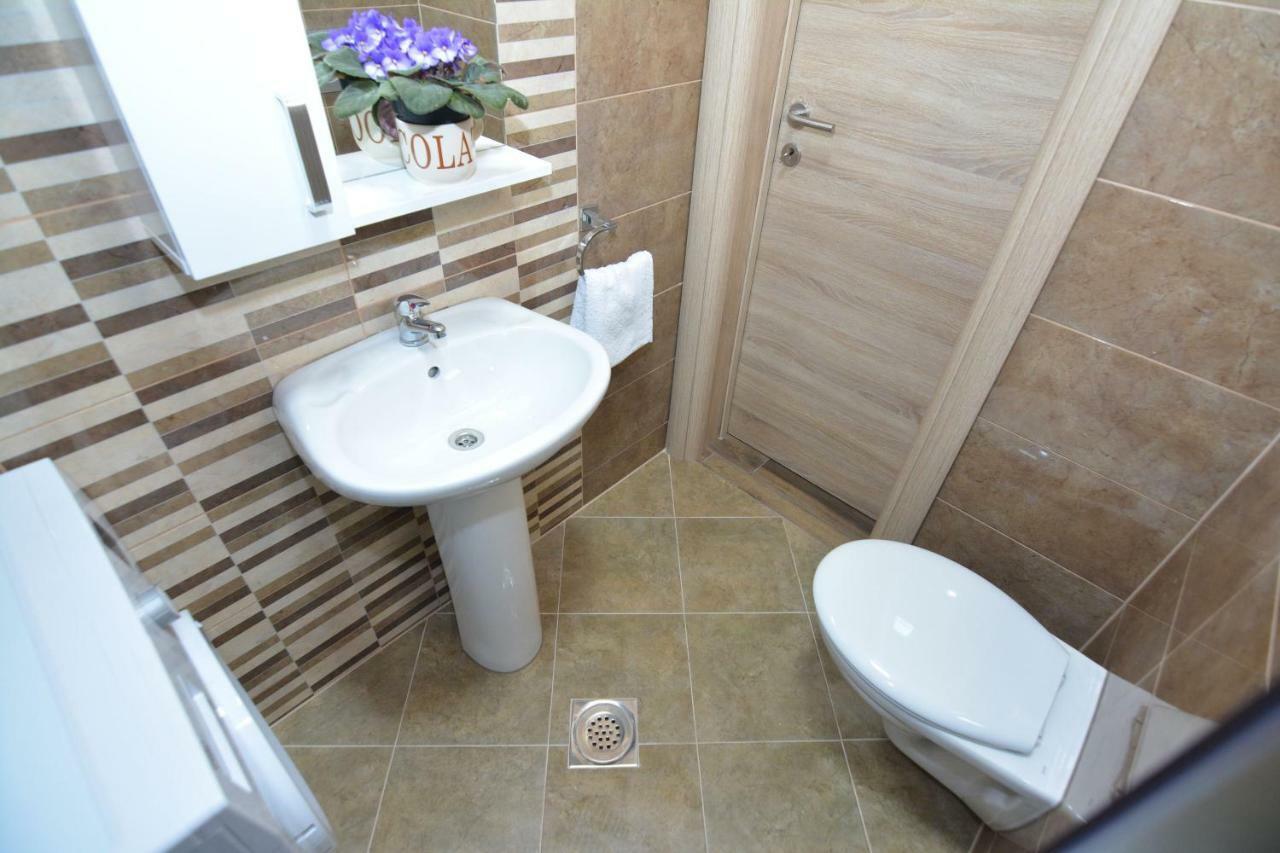 Apartment Petra Тиват Екстериор снимка