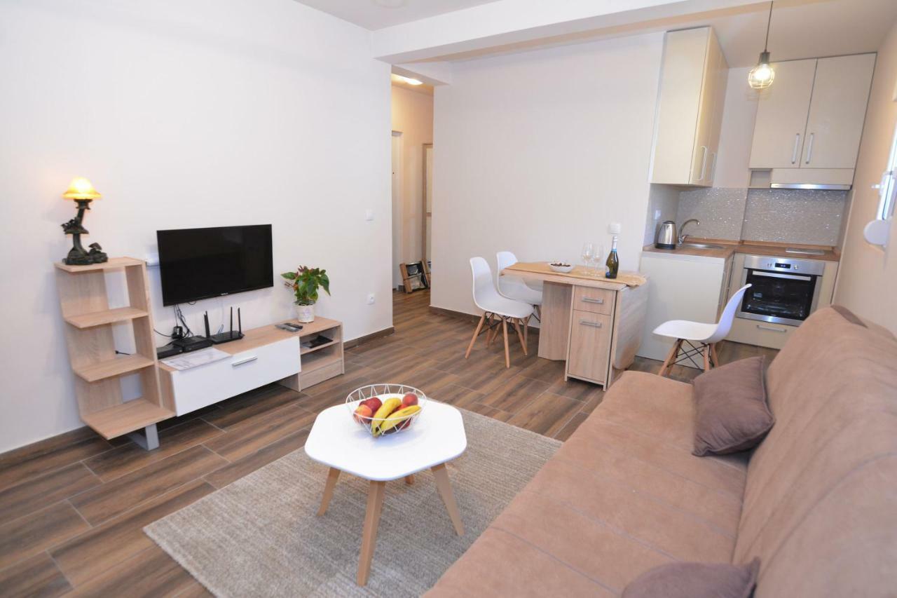 Apartment Petra Тиват Екстериор снимка