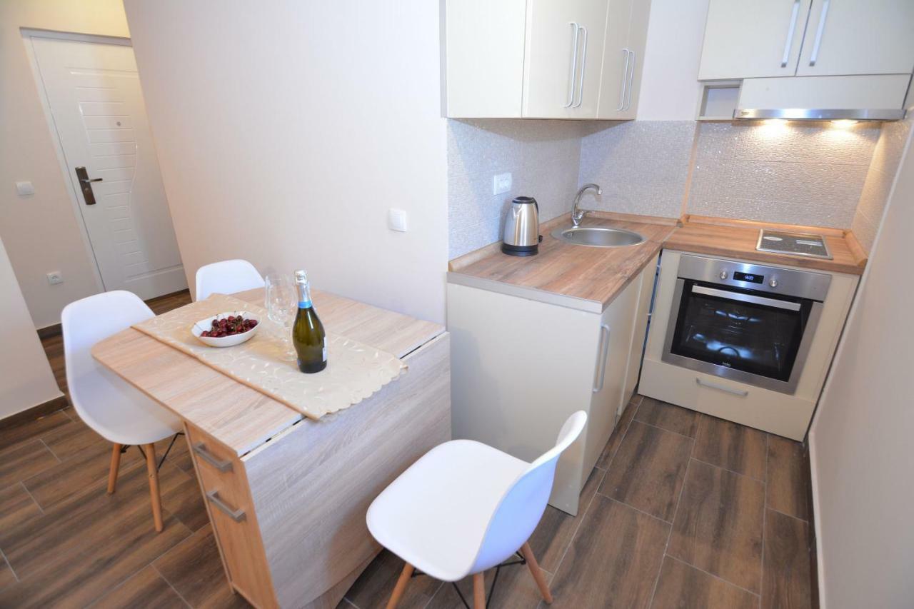 Apartment Petra Тиват Екстериор снимка