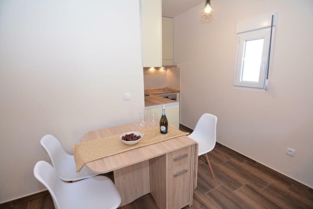 Apartment Petra Тиват Екстериор снимка